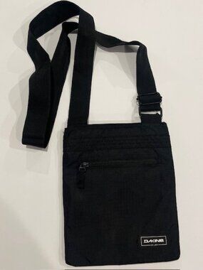 DAKINE Jive Crossbody Shoulder Bag Black Nylon Lightweight Adjustable